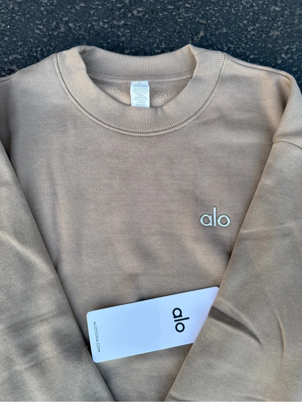 ALO Yoga  Crewneck Sweatshirt in Tan